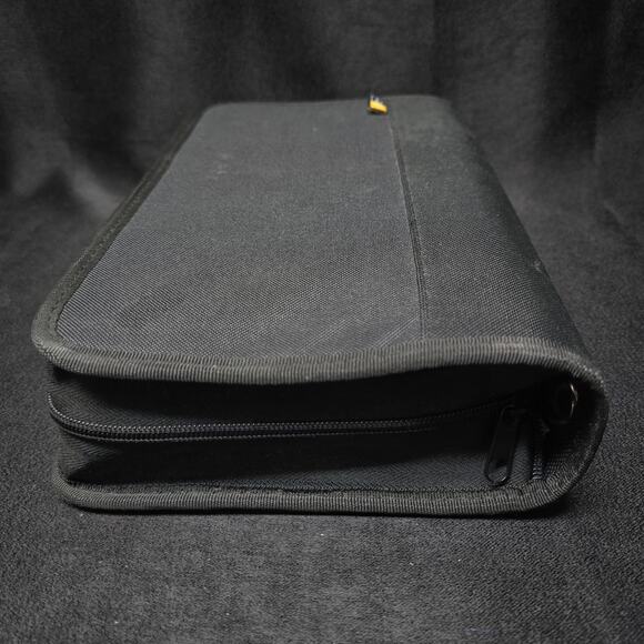 Case Logic Black CD Carrying Case Holds 30 DVD CD Music Movies Removable Sleeves - Picture 6 of 9